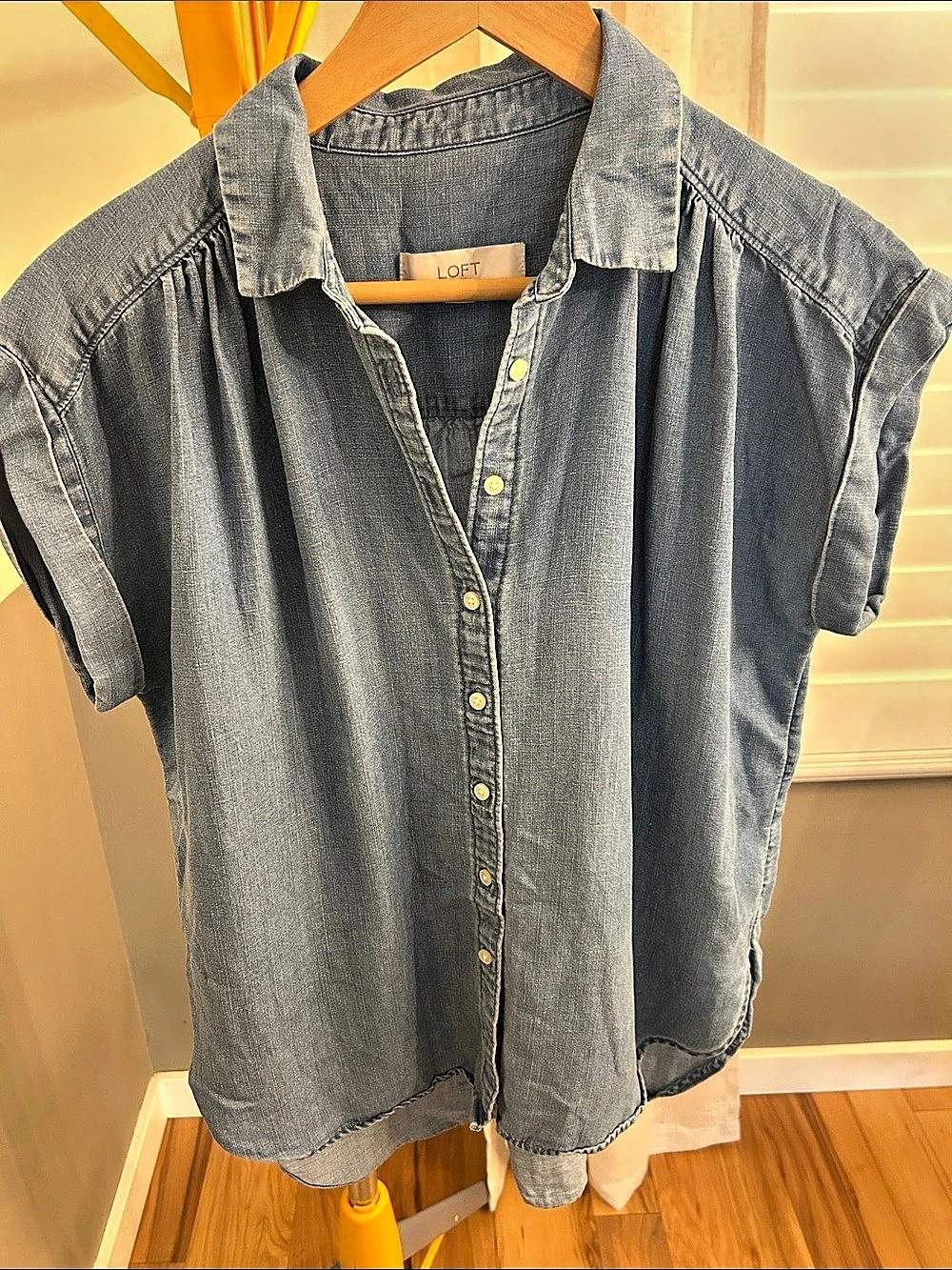 LOFT Denim Button Front Shirt in Blue Size Small Like New